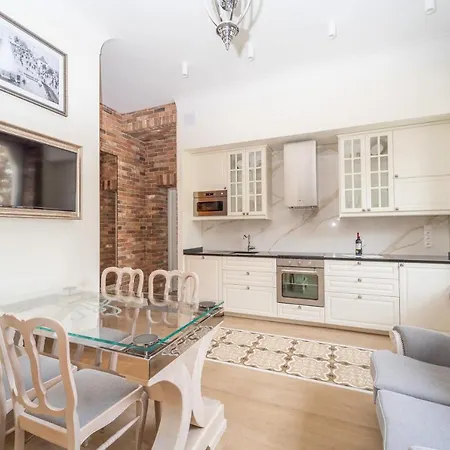 Elegant Victus Close To The By Renters Сопот