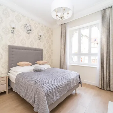 Elegant Victus Close To The By Renters Апартаменты *