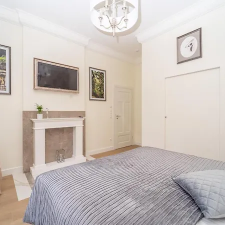 Lejlighed Elegant Apartment Victus Close To The Beach By Noclegi Renters *